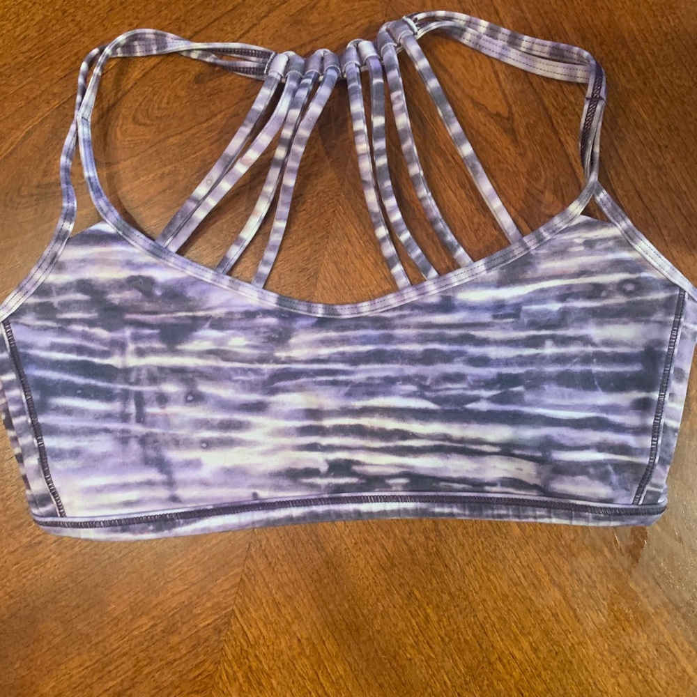 Lululemon sports bra